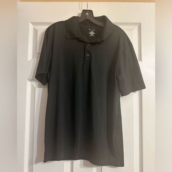 Black polo size medium - Picture 1 of 4